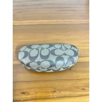 ราคา กล่องใส่แว่นตากันแดด Coach ของแท้ สภาพใหม่ (26353319281)