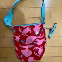 ราคา กระเป๋า Kipling สะพายข้าง Crossbody สีแดง ฟ้า (5231776539)