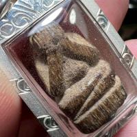 ราคา พระปิดตาหลวงปู่เอี่ยม วัดหนัง เนื้อไม้มงคล เลี่ยมเงินพร้อมใช้ (40512374723)