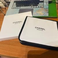 ราคา CHANEL Beauty OPAQUE POUCH holiday 2023 - กระเป๋าเครื่องสำอาง ใส่ของ ของแท้ (15399850774)