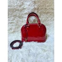 ราคา กระเป๋า LV แท้ มือสอง Alma BB สีแดง Vernis (DC15) พร้อมสาย สภาพสวย พร้อมส่ง (42209468456)