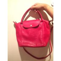 ราคา กระเป๋า longchamp หนังสีแดง Size S ซื้อมาไม่ได้ใช้ 450 รวมส่งฟรีลงทะเบียน Ems 40 ฿ (58218174)