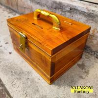 ราคา SLK ถังออมสินไม้สักทอง ถังใส่เงิน ทรงสี่เหลี่ยมผืนผ้า** ไซส์ 8*6*5 นิ้ว. กล่องใส่เงินทอน piggy bank จัดส่งฟรี (19251488938)