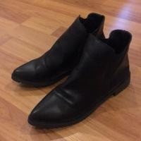 ราคา Used รองเท้าบูทสั้นสีดำหนัง (1433509741)