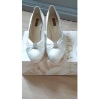 ราคา [USED] รองเท้าเจ้าสาว SIRENA รุ่น Marilyn สีงาช้าง (21108387107)