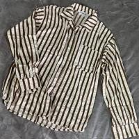 ราคา [longsaidoo มือสอง] KYLIE SHIRT เสื้อเชิ้ตโอเวอร์ไซส์ปักโลโก้ (27138609469)