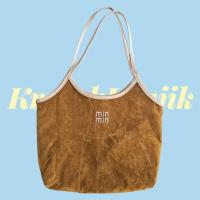 ราคา (ส่งต่อ) กระเป๋าสะพายหนังกลับสีน้ำตาล (27787124371)