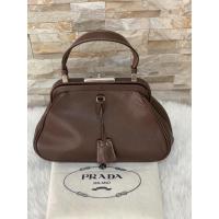 ราคา Prada hand bag พร้อมกุญแจล็อก ถุงผ้า มือสอง ของแท้ (10303838320)