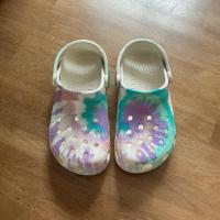 ราคา รองเท้าแตะ crocs มือสองของแท้ ไซส์ 38 (44268852068)