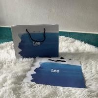 ราคา Lee ถุงกระดาษแบรนด์แท้ จากช็อป 100% มือ1 (22371943280)