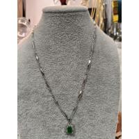 ราคา สร้อยคอจี้พลอยสีเขียวมรกต ล้อมเพชรน้ำงาม ดีไซน์ Classic Halo ที่ไม่มีวันตกยุค งานตู้ญี่ปุ่นมือสอง (41327579827)