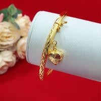 ราคา กำไลคลิปล็อคห้อยจี้หัวใจ เส้นผ่านศูนย์กลาง 5.8 ซม. น้ำหนัก 1 บาท เสริมบารมี หุ้มเศษทองแท้เยาวราช ทองชุบ ทองปลอม พร้อมส่ง (16939202810)