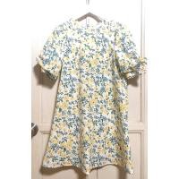 ราคา เดรสสั้นลายดอกมือสองมีตำหนิตรงแขนเสื้อขอคนรับได้ค่ะ (29376710934)