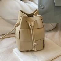 ราคา กระเป๋าลายสานทรงขนมจีบ มีเชือกรูด น่ารักมากๆ มี 6 สี พร้อมส่ง กระเป๋าผู้หญิง กระเป๋าสะพายข้าง ครอสบอดี้ (18480775254)