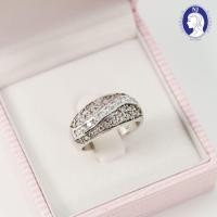 ราคา NJ Diamond แหวนกลมแบนฝังเพชรลายแถบคลื่น Swarovski แหวนเงินแท้ 92.5% ชุบทองคำขาว แหวนสวยๆของขวัญ (25237443671)
