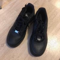 ราคา Nike Air Force One GS เบอร์ 36 ใส่ครั้งเดียว (1254009647)