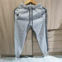 ราคา กางเกงสเวตเตอร์ ADIDAS ดอก สีเทาขาแถบ ของแท้มือสอง (25473856423)