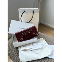 ราคา USED!! Balenciaga Wallet กระเป๋าสตางค์ใบยาว สีแดง (42017894283)