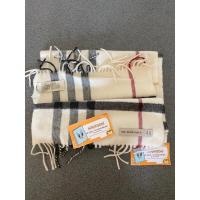 ราคา (Used Like New) Burberry ผ้าพันคอ แท้ (มือ 2 สภาพดีมาก) (24021794122)