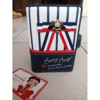 ราคา กระเป๋าสตางค์ใบกลาง แบรนด์ Betty Boop (1476694435)