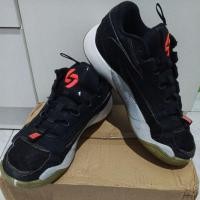 ราคา ขายรองเท้าบาสมือสอง* (41272012312)
