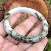 ราคา ‼️SALES‼️กำไลหยกพม่าแท้ สีขาว-เขียวติดหยกสีน้ำผึ้งนิดๆ เนื้อแก้ว ขนาด 51.8 มม. (7897580873)