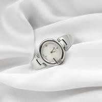 ราคา Used like new Gucci 134.5 Diamonds Mother Of Pearl Dial Swiss Made (27388115857)