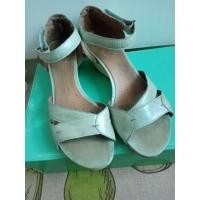 ราคา (ของแท้) รองเท้า Clarks SIZE UK5=EUR38 มือสอง หนังสีฟ้า SHOPห้าง สภาพใช้งาน (23185364620)