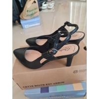 ราคา รองเท้าคัทชูเปิดส้นแบรนด์ Clarks (25712219136)