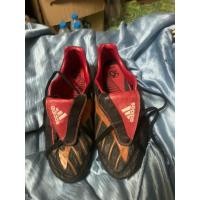 ราคา รองเท้าฟุตบอลมือสอง สตั๊ดAdidas predeterขนาด42/265 หนังแท้นุ่มๆไม่ปริ ปุ่มสึกค่อนข้างเยอะผ่านการใช้งานมาพื้นมีร้าว1ข้าง (28360093671)