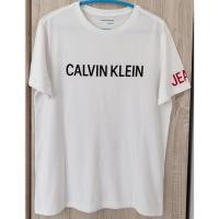 ราคา ของแท้สวยมาก ผ้าใหม่มาก เสื้อยืด CALVIN KLEIN JEANS T-shirt INSTITUTIONAL Regular Fit สีขาว ป้ายแทคครบ มือสอง (49205501474)