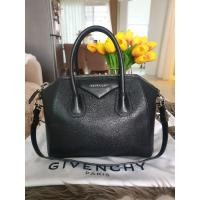 ราคา used Givenchy small year2014 สภาพโดยรวมดี แท้100% (21203030571)