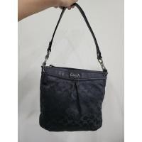 ราคา กระเป๋าสะพายไหล่สีดำ ยี่ห้อ Coach สภาพดี (18796448867)