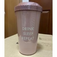 ราคา พร้อมส่ง แก้วน้ำพลาสติกสีชมพู มีฝาปิดพร้อมหูหิ้ว (18579563963)