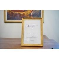 ราคา กรอบรูปลายก้างปลาสีทอง ขนาด 4-6 นิ้ว ถึง A4 สามารถใส่ใบประกาศ รูปภาพ ภาพถ่าย (7944395193)