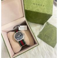 ราคา GUCCI YA142305 40MM Red and Green Nylon Watch ของแท้100% (47550670078)