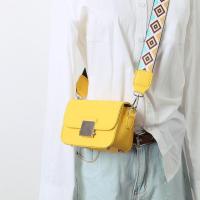 ราคา Zara style ขนาด 6.5 นิ้ว มีสายสะพายให้ 2สาย หนังpu คุณภาพดี การันตี ขายกว่า100ใบ (508383665)