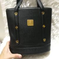 ราคา กระเป๋าmcm ของแท้​ ทรงถังสะพายไหล่​ ฐาน9นิ้ว​ สูง9. 5นิ้ว​ สายยาว​ 9.5นิ้ว​ งานmadein korea ป้ายขาว. หนังแท้สีดำ​ สภาพดี (2882591503)