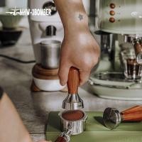 ราคา Tamper (ค้อนผง) ขนาด 51 มม. แบรนด์บอมเบอร์ (MHW-3BOMBER) สำหรับเครื่องชงกาแฟดี'ลองกี้ (Delonghi) ด้ามไม้เนื้อแข็ง สำหรับ (49854757561)