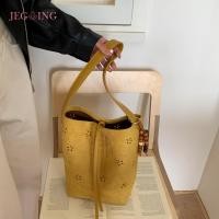 ราคา กระเป๋าหนังนิ่มขนาดใหญ่สำหรับผู้หญิง สีเหลือง (42928484836)