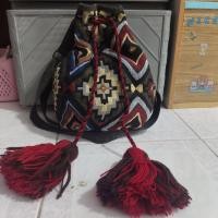 ราคา กระเป๋าผ้าทอทรงขนมจีบ (43211332821)