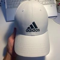 ราคา [ส่งต่อ/แท้] หมวก Adidas สีขาว หมวกแก๊ป หมวกปีกโค้ง หมวกอดิดาส (29573271361)
