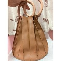 ราคา กระเป๋าทรงขนมจีบ (มือสองสภาพ80%) (43814836769)