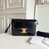 ราคา Very new ‼️ Celine classique triomphe ปี2024 ออกช็อปไทย สีดำ สภาพสวย หนังทรงแข็งสวย ยังใหม่ๆเลยค่า ใช้น้อย อะไหล่ทอง (25387012340)