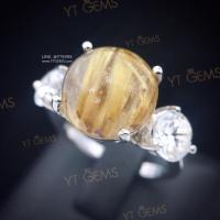 ราคา แหวนแก้วไหมทอง ข้างเพชร แหวนเงินแท้ ชุบทองคำขาว แก้วไหมทองแท้ YTG-11672 (16877193571)