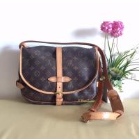 ราคา Louis Vuitton Monogram Saumur 30 Cross Body Bag Authentic % (10001275590)
