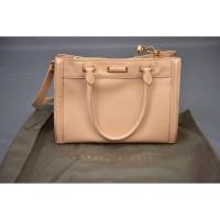 ราคา กระเป๋า CHARLES & KEITH สภาพดี มือ2 (1193052973)