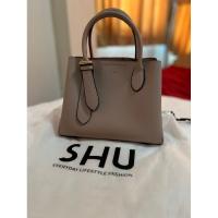 ราคา ส่งต่อ กระเป๋า SHU หนังแท้ (18892639126)