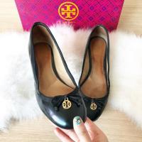 ราคา Tory Burch s.38 authentic% ส้นเตารีดหนังสีดำเรียบหรู ส้นสูง2”ใส่สบาย✨‍♀️ (1453938921)