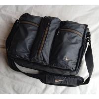 ราคา กระเป๋า NIKE ของแท้ สีเทา ดีไซน์ฟังก์ชั่นแจ่ม มือสอง (15108034396)